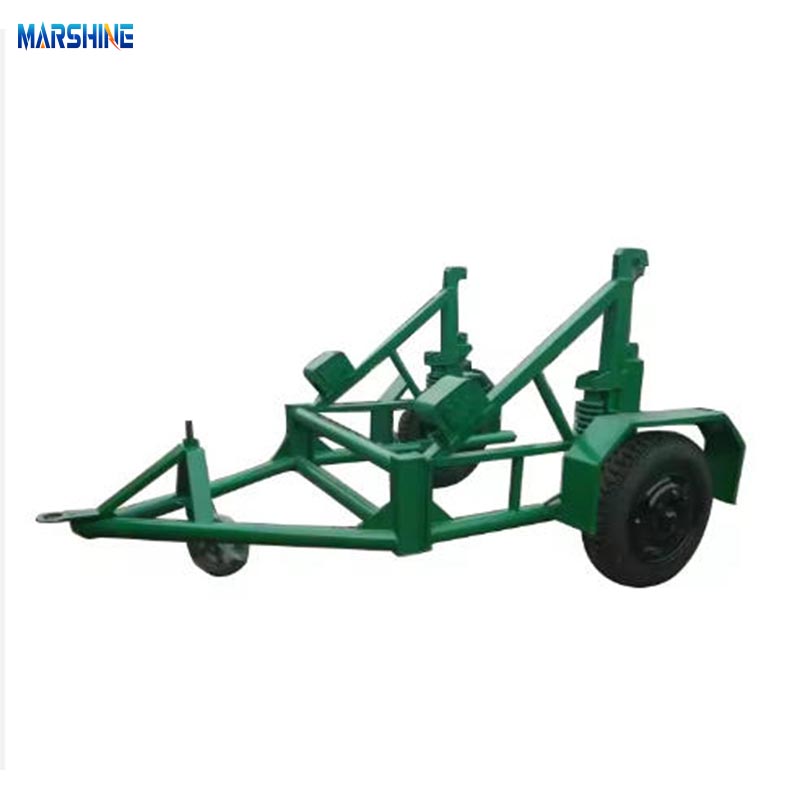 Vilka steg är involverade i att lasta kabeltrummor på en trailer